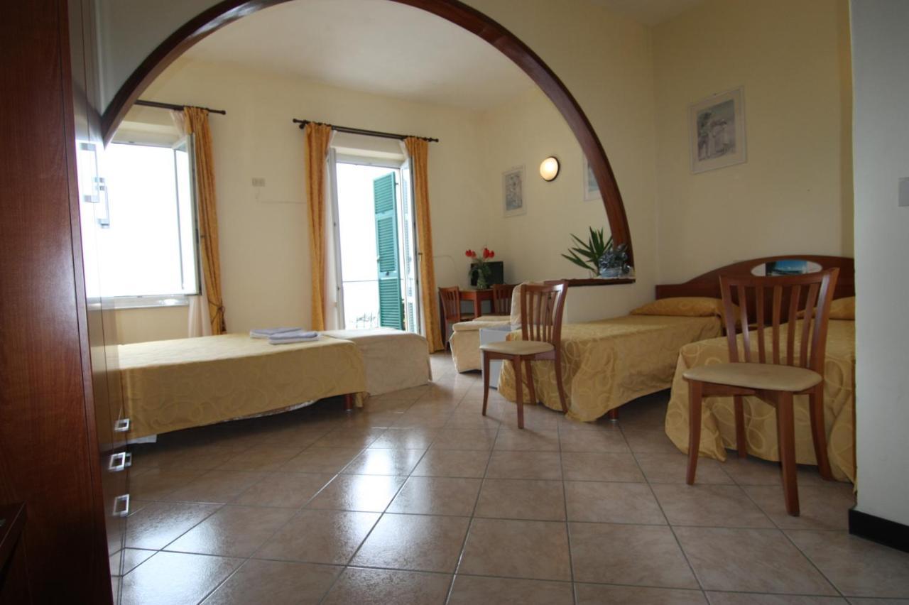 Viviani Raffaella Hotel Monterosso al Mare Luaran gambar