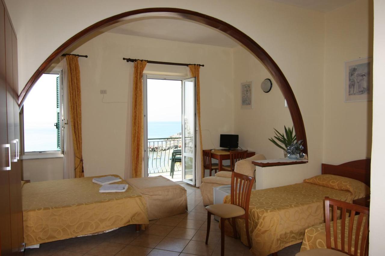 Viviani Raffaella Hotel Monterosso al Mare Luaran gambar