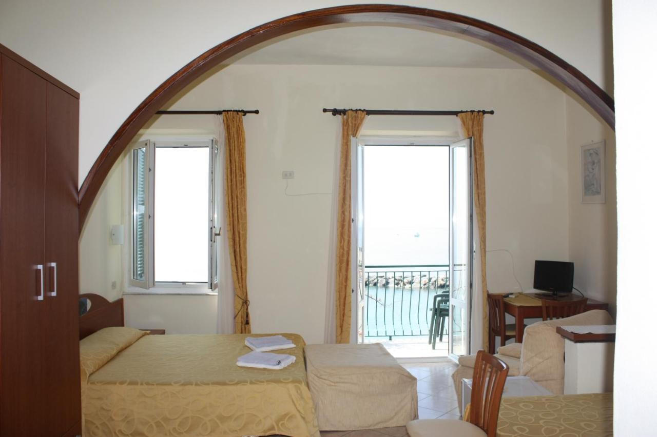 Viviani Raffaella Hotel Monterosso al Mare Luaran gambar