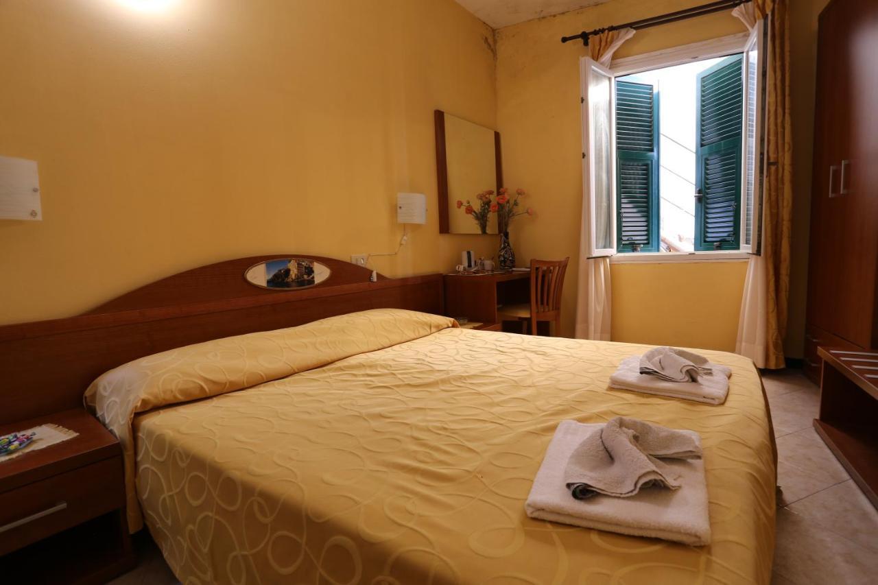 Viviani Raffaella Hotel Monterosso al Mare Luaran gambar