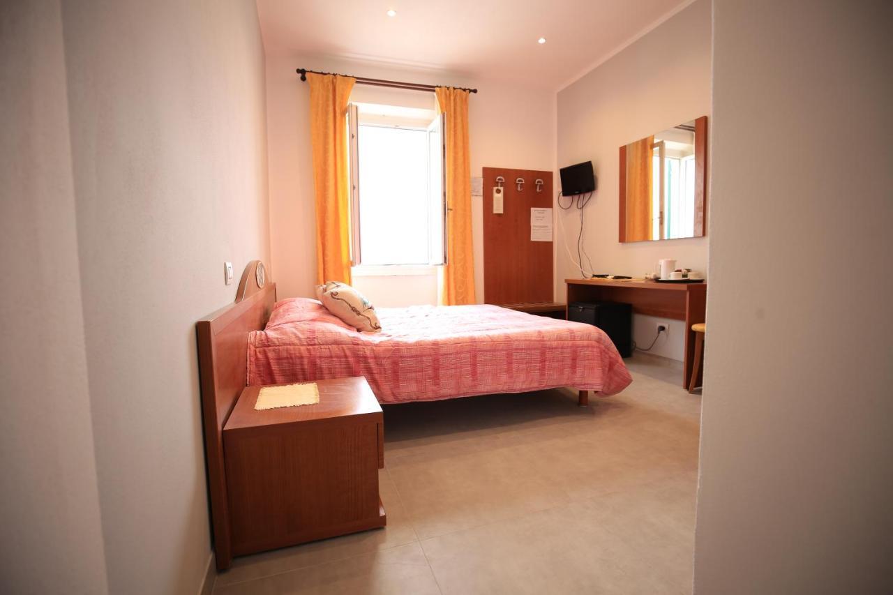Viviani Raffaella Hotel Monterosso al Mare Luaran gambar