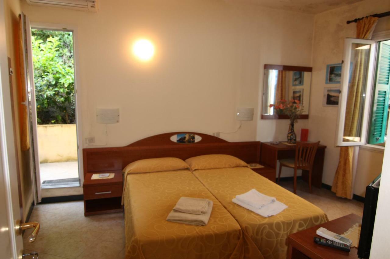 Viviani Raffaella Hotel Monterosso al Mare Luaran gambar