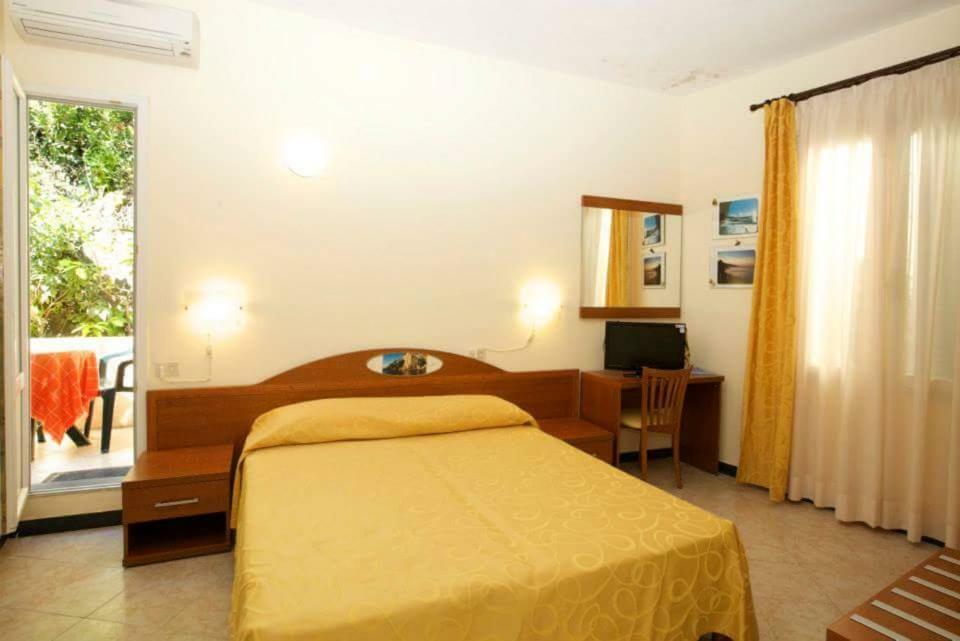 Viviani Raffaella Hotel Monterosso al Mare Luaran gambar