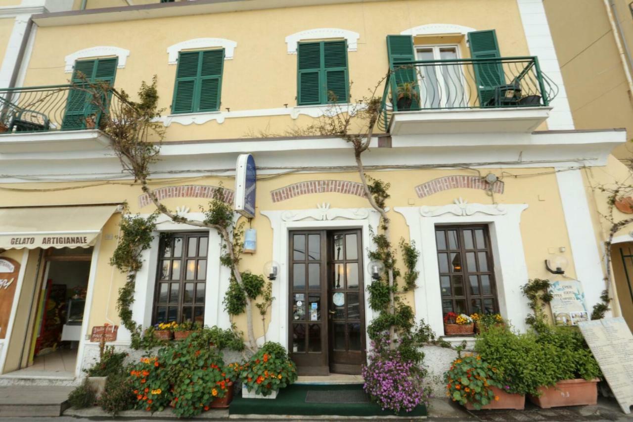 Viviani Raffaella Hotel Monterosso al Mare Luaran gambar